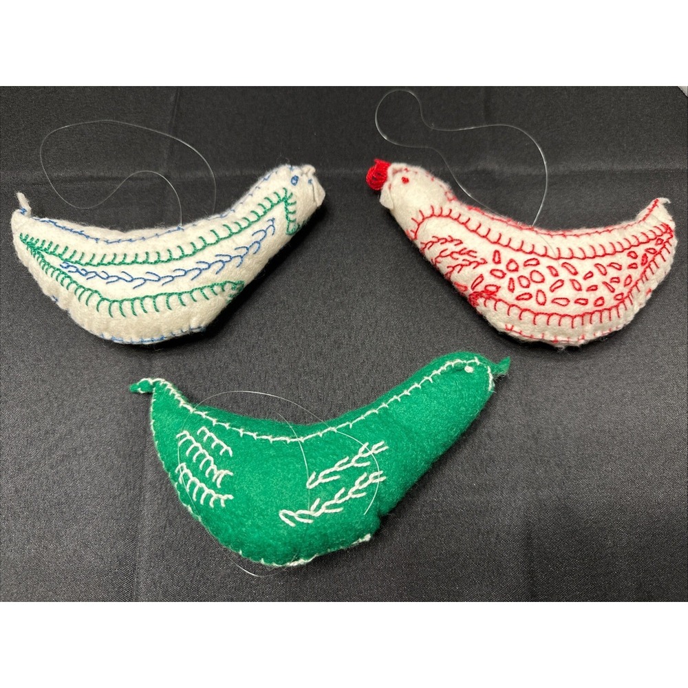 Vintage Handmade Felt Embroidered Stuffed French Hen Bird Ornaments Set Of 3 - Picture 5 of 5